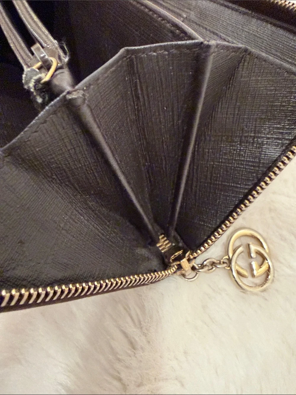 Gucci Beige GG Monogram Zip Wallet with Red & Green Hearts GG pull Authentic!